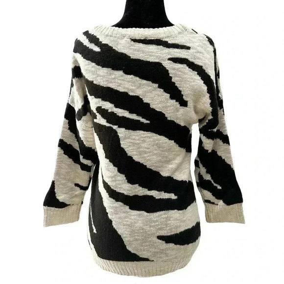 Ricki’s Sweater Crewneck Pullover Zebra Print Intarsia Knit Cream Black Size XS - Picture 2 of 16